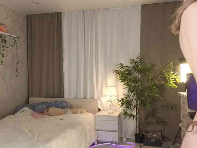 AnnyiBlue webcam