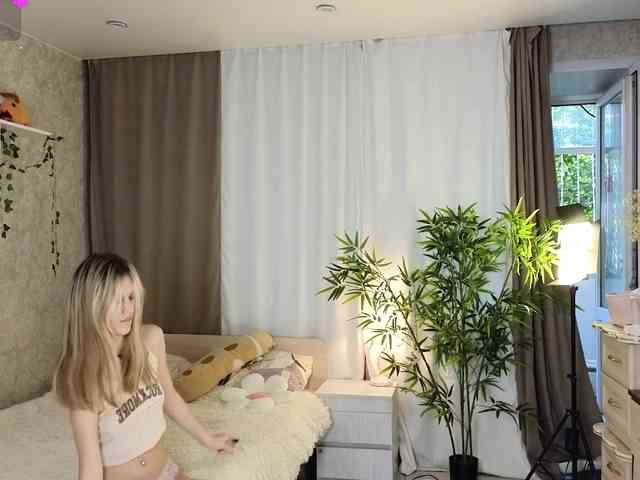 AnnyiBlue webcam