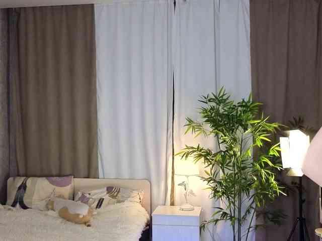 AnnyiBlue webcam