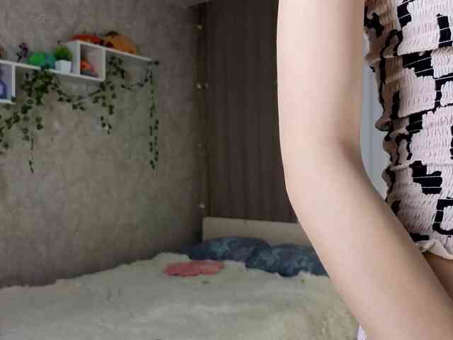 AnnyiBlue webcam