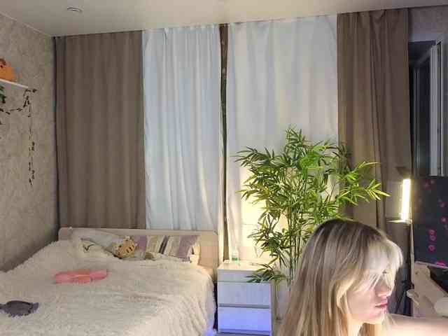 AnnyiBlue webcam