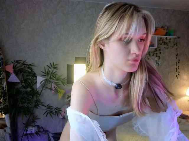AnnyiBlue webcam