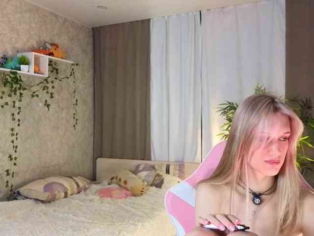 AnnyiBlue webcam