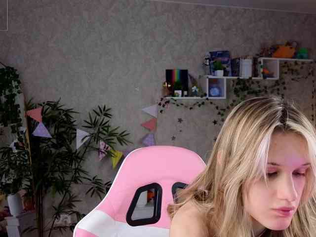 AnnyiBlue webcam