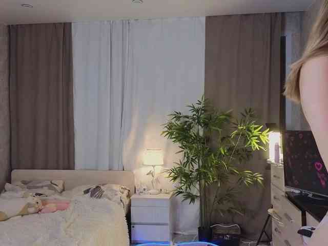 AnnyiBlue webcam