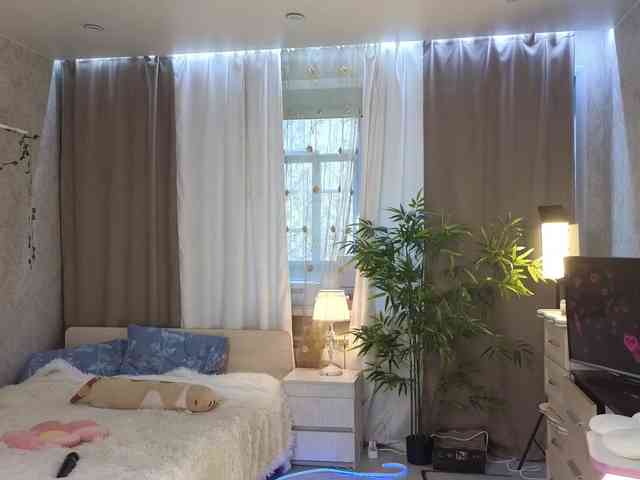 AnnyiBlue webcam