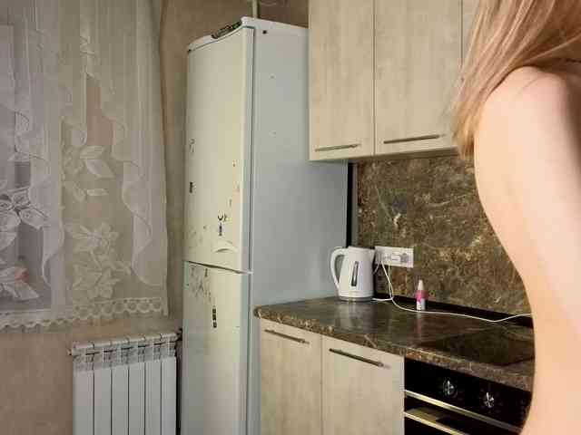 AnnyiBlue webcam
