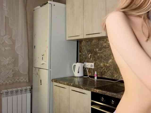 AnnyiBlue webcam