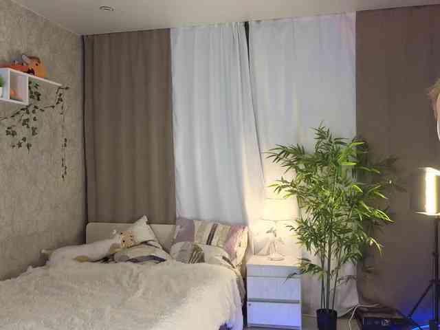 AnnyiBlue webcam