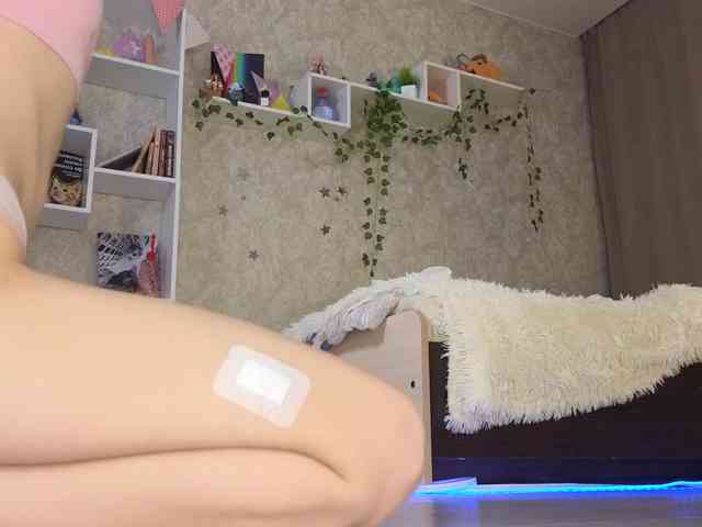 AnnyiBlue webcam