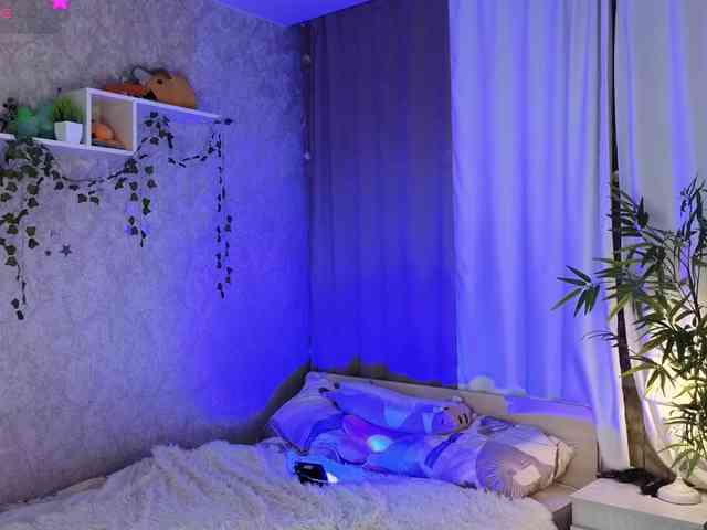 AnnyiBlue webcam