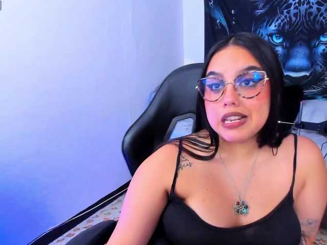 Nicol-Ruizz live cam on BongaCams