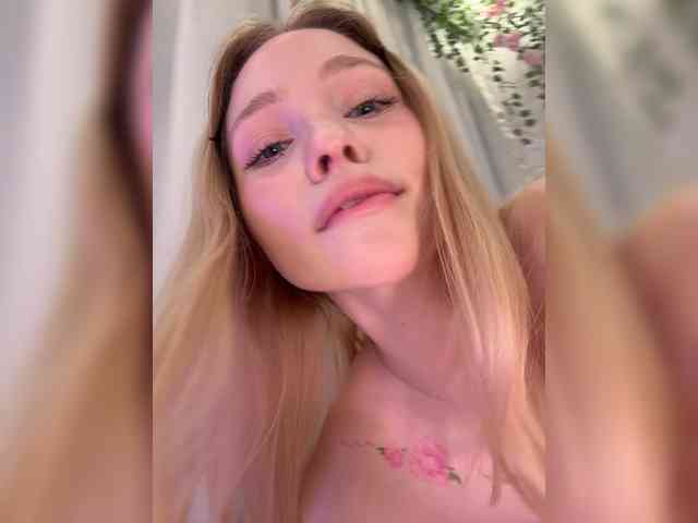 Luni_Lu webcam
