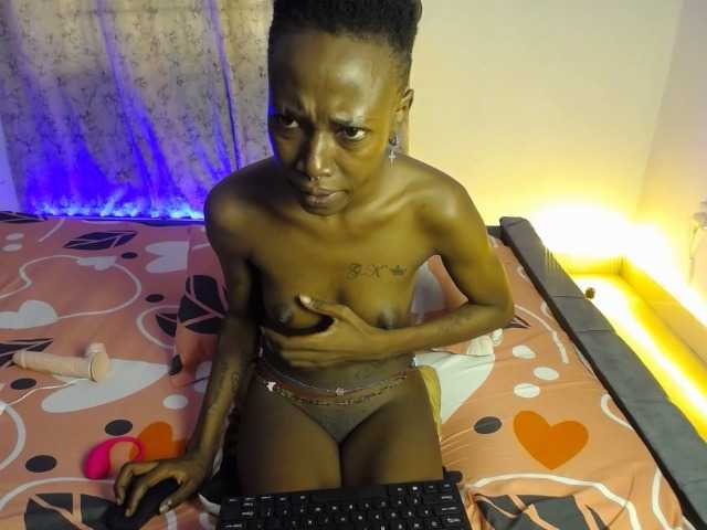 Dammyyaro live cam on BongaCams
