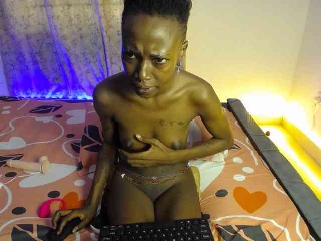 Creamyswee webcam