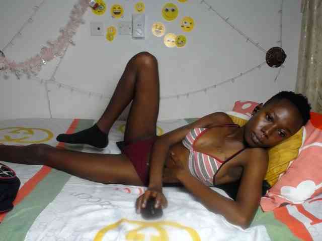 Creamyswee webcam