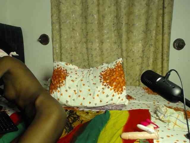 Creamyswee webcam