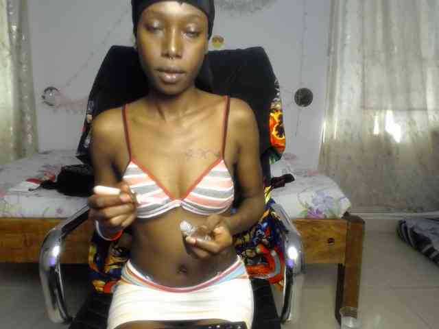 Creamyswee webcam