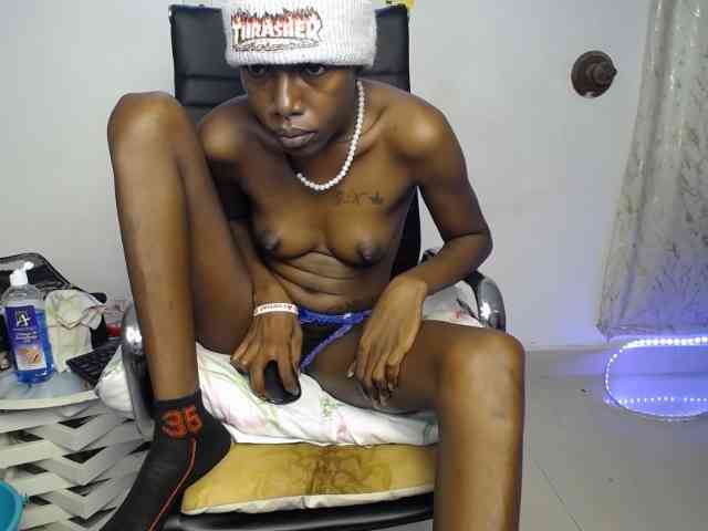Creamyswee webcam