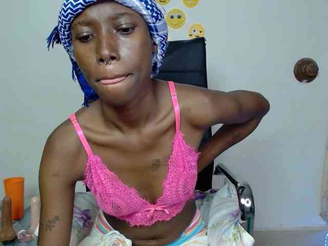Creamyswee webcam