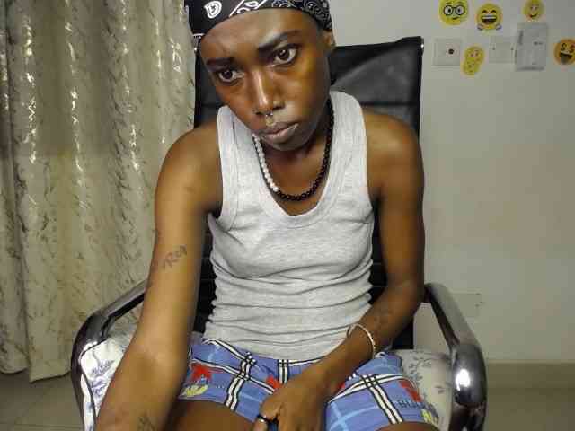 Creamyswee webcam
