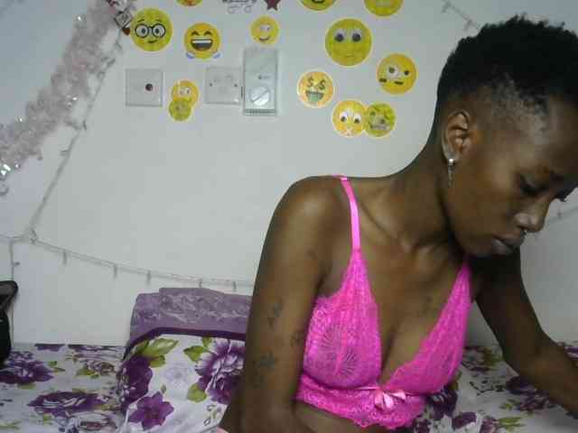 Creamyswee webcam