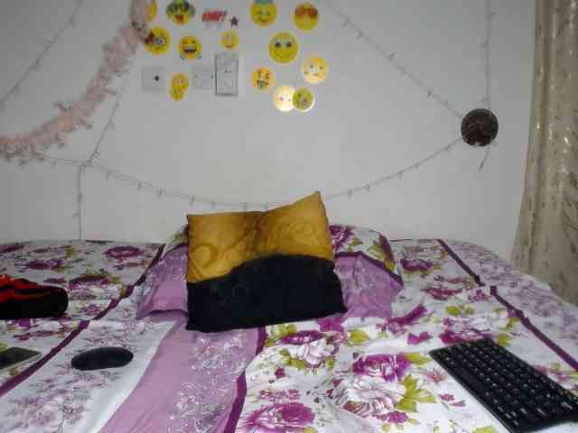 Creamyswee webcam