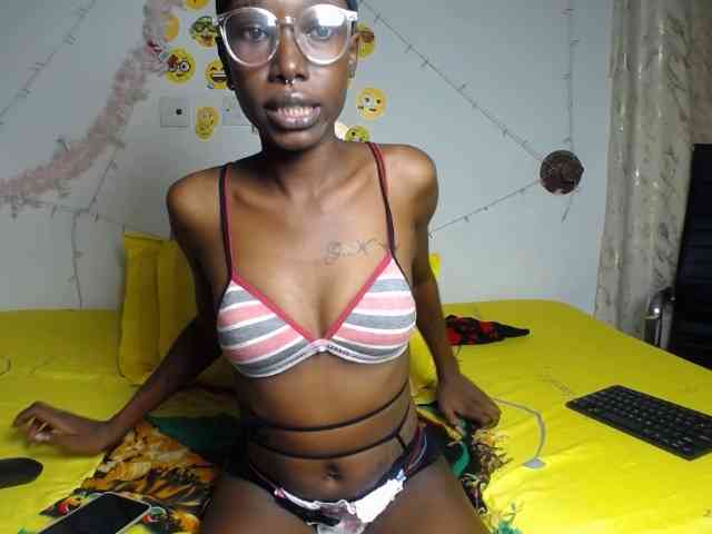 Creamyswee webcam