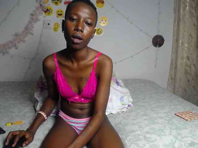 Creamyswee webcam
