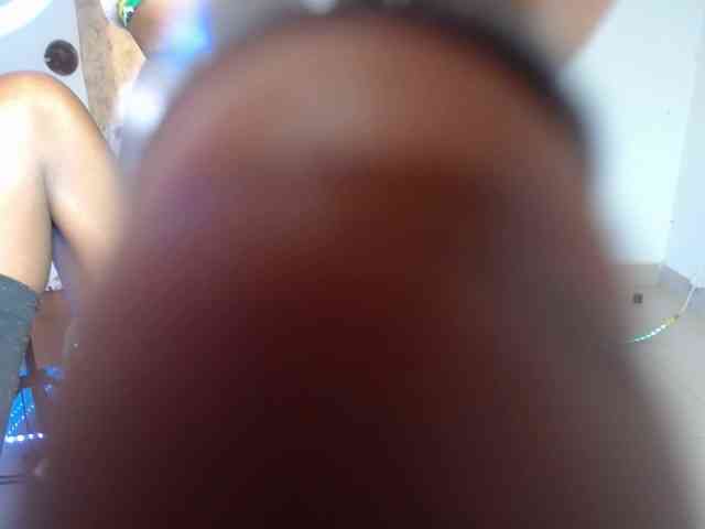 Creamyswee webcam