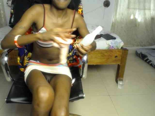 Creamyswee webcam