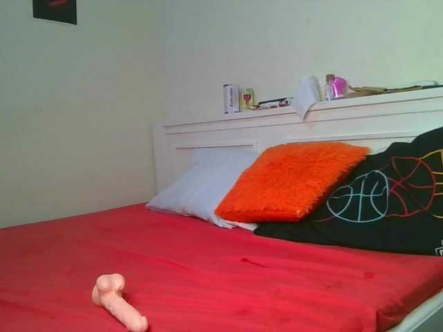 Hornylisa's BongaCams show and profile