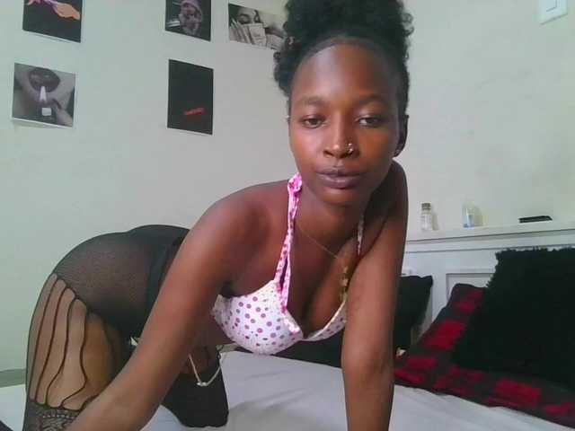 le modèle hornylisa est en webcam porno dans un show sur le site bongacams, il possède les tags suivants: Ebony,Redhead,Shaved