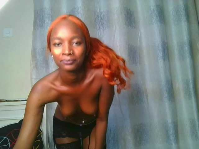 Hornylisa's BongaCams show and profile