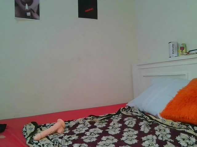 Hornylisa's BongaCams show and profile