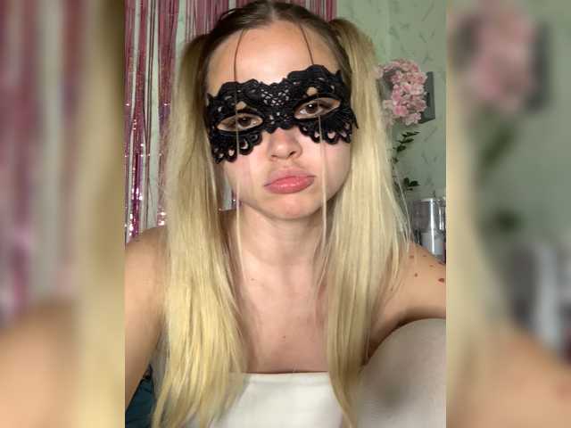 Sophialanguage live cam on BongaCams