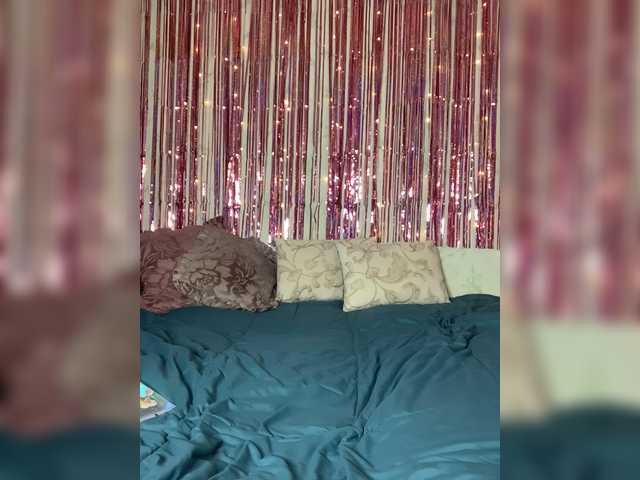 Sophialanguage's BongaCams show and profile