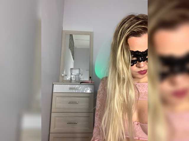 Sophialanguage live cam on BongaCams