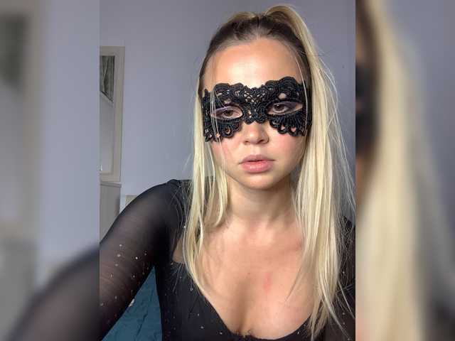 Sophialanguage live cam preview