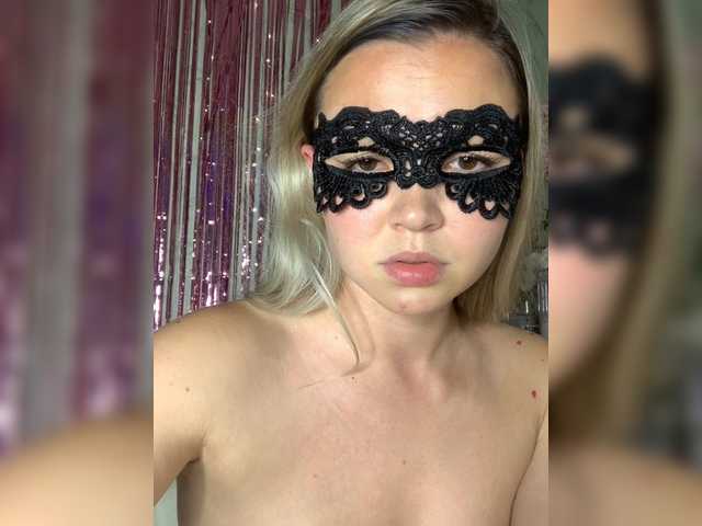 Sophialanguage live cam on BongaCams