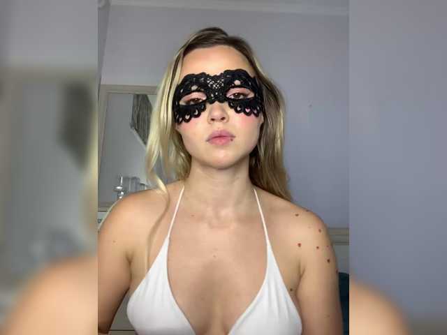 Sophialanguage live cam on BongaCams