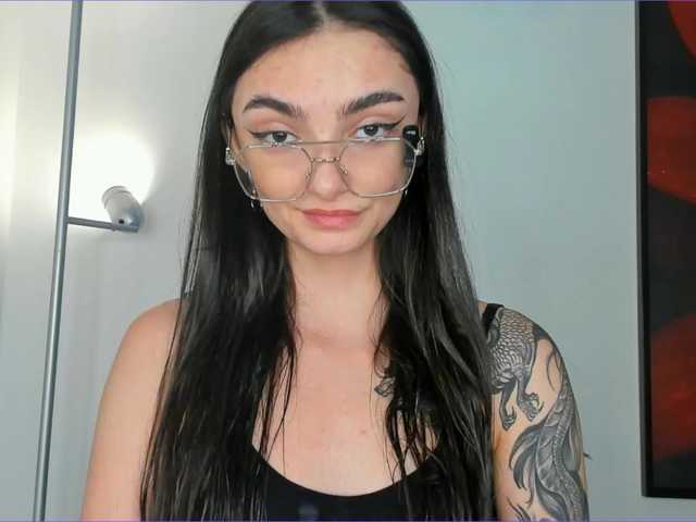 Morena-Dolcce's BongaCams show and profile