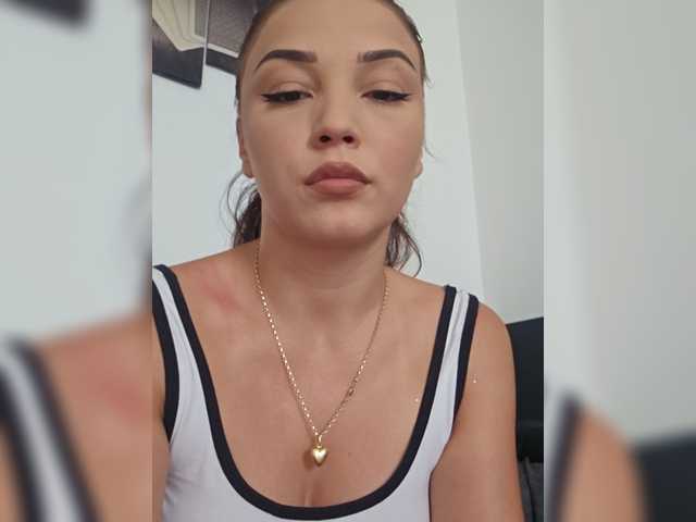 AlleSquirtStreetQueen live cam on BongaCams