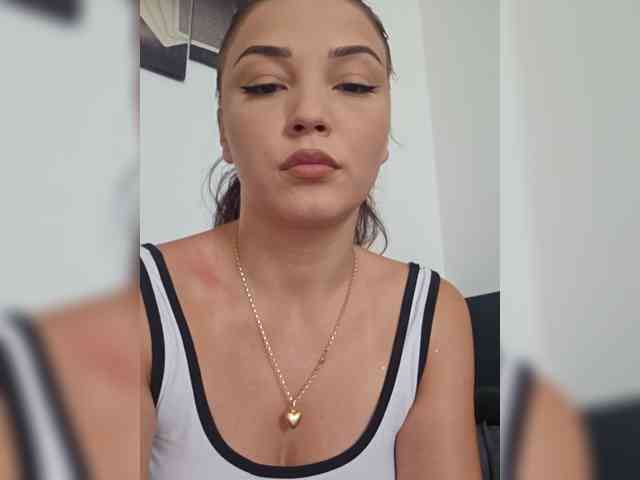 Modella: AlleSquirtStreetQueen