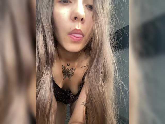 kiskama live cam on BongaCams