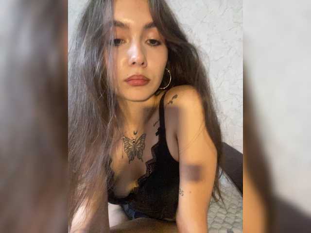 kiskama live cam on BongaCams