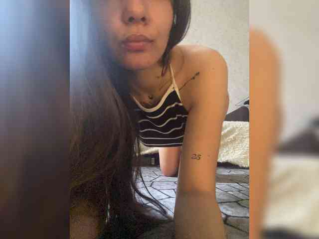kiskamaaaaa webcam