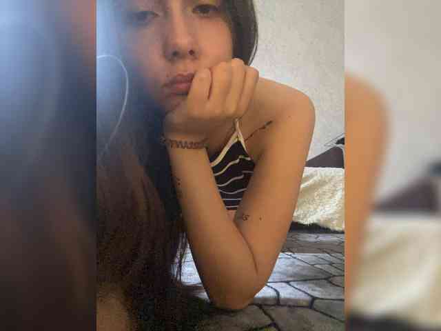 kiskamaaaaa webcam