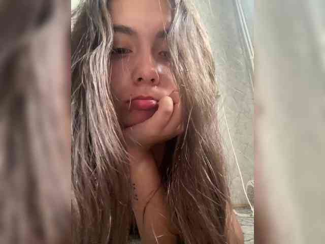 kiskamaaaaa webcam