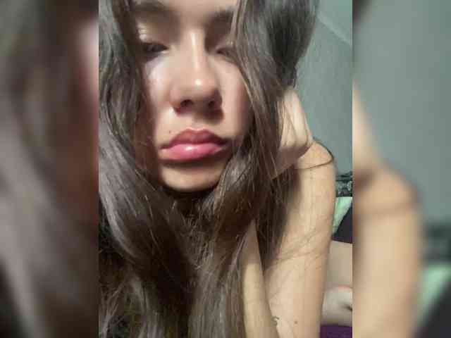 kiskamaaaaa webcam